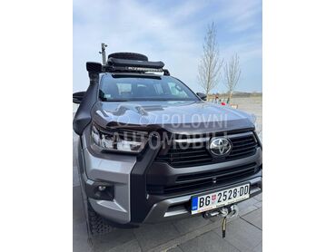 Toyota Hilux INVINCIBLE