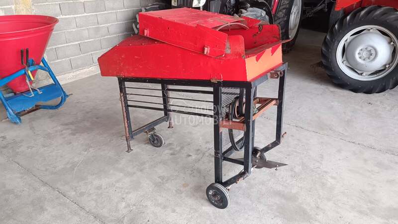 IMT Komusaljka za kukuruz