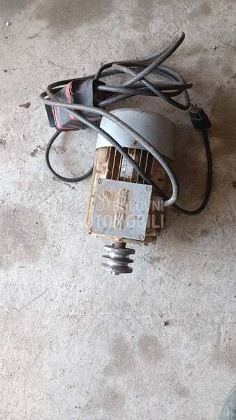 IMT Komusaljka za kukuruz