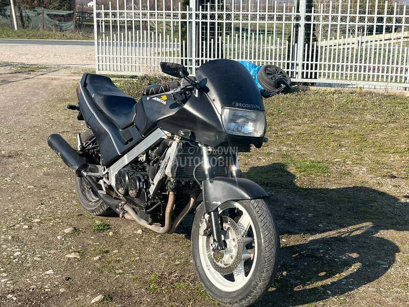 Honda vfr 750f