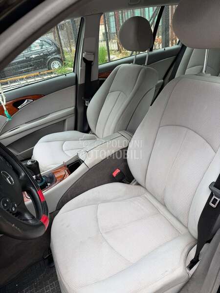 Mercedes Benz E 220 EVOLUTION samo kess
