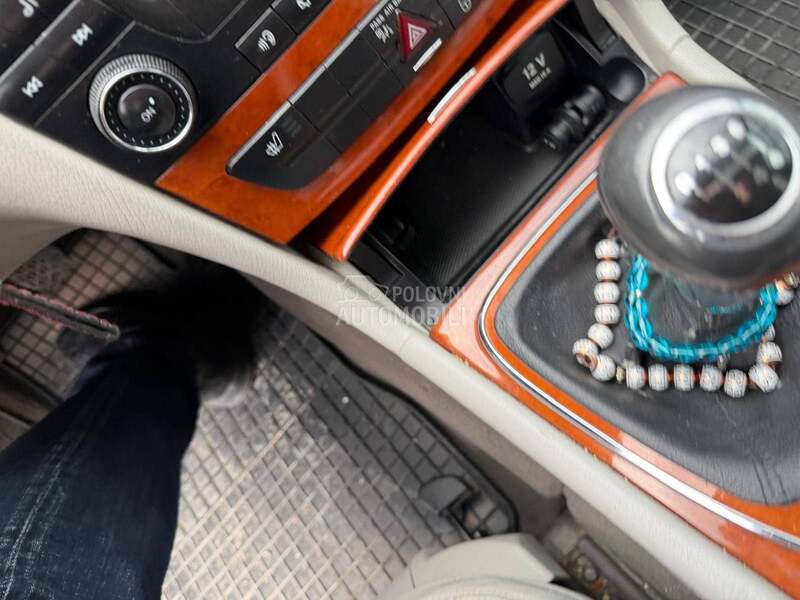 Mercedes Benz E 220 EVOLUTION samo kess