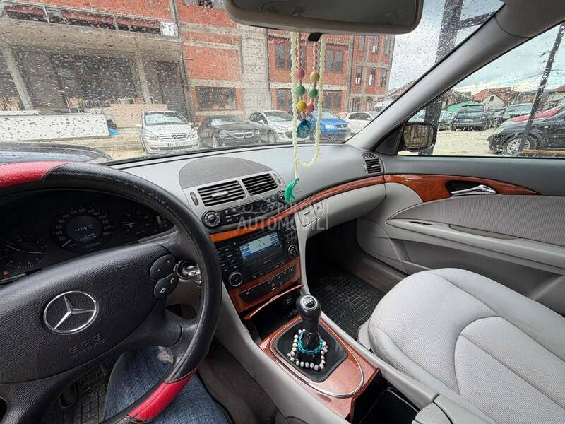 Mercedes Benz E 220 EVOLUTION samo kess