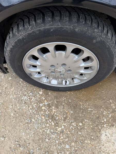 Mercedes Benz E 220 EVOLUTION samo kess