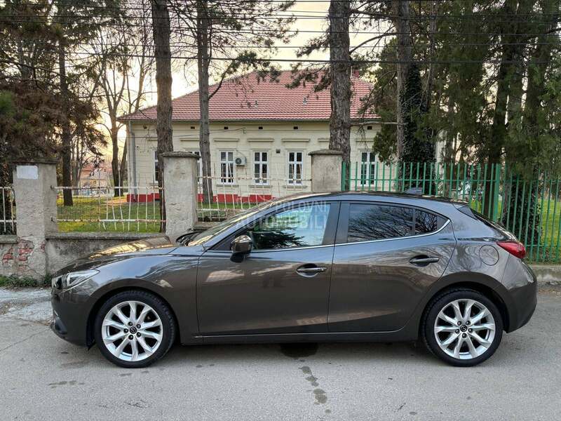 Mazda 3 SKAYAKTIV G120