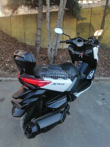 Yamaha XMAX 400