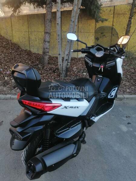 Yamaha XMAX 400