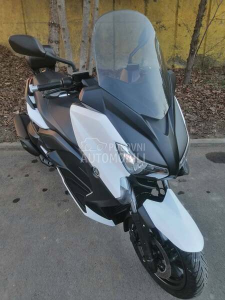 Yamaha XMAX 400