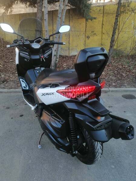 Yamaha XMAX 400