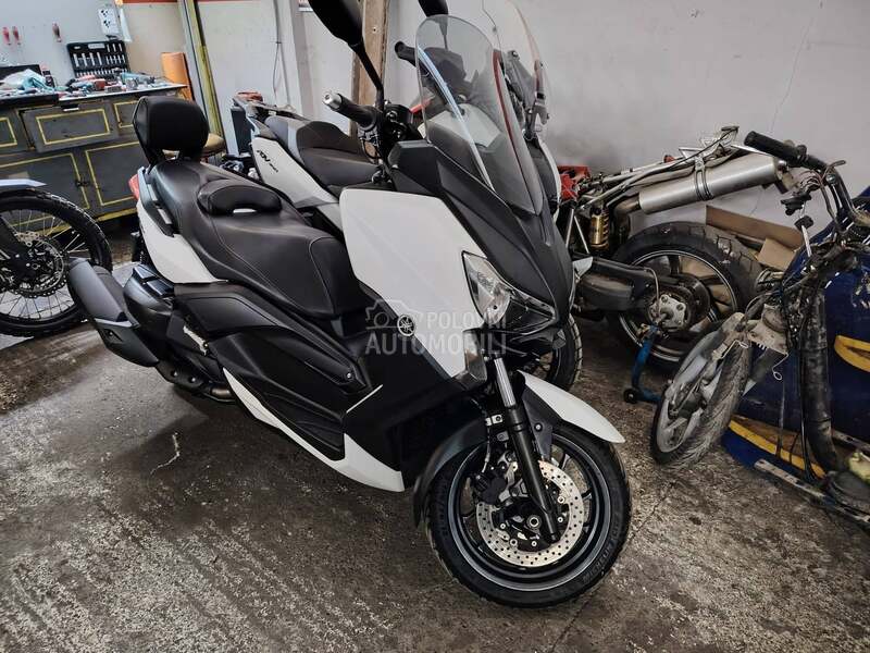 Yamaha XMAX 400
