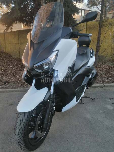 Yamaha XMAX 400
