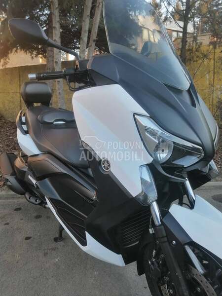 Yamaha XMAX 400