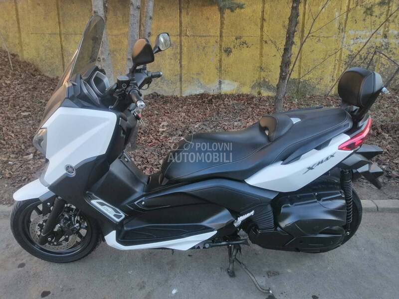 Yamaha XMAX 400