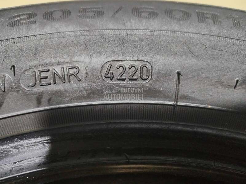 Dunlop 205/60 R16 Zimska