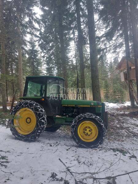 John Deere 2250
