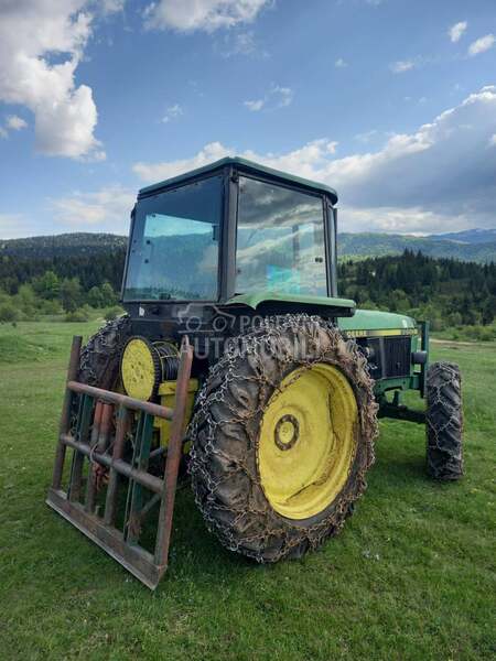 John Deere 2250
