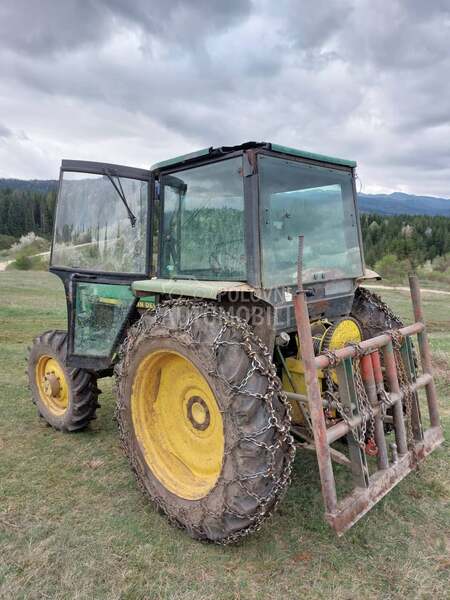 John Deere 2250
