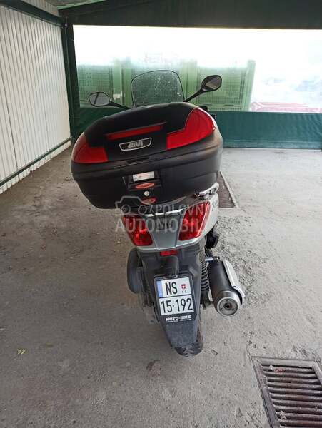 Yamaha x max 250