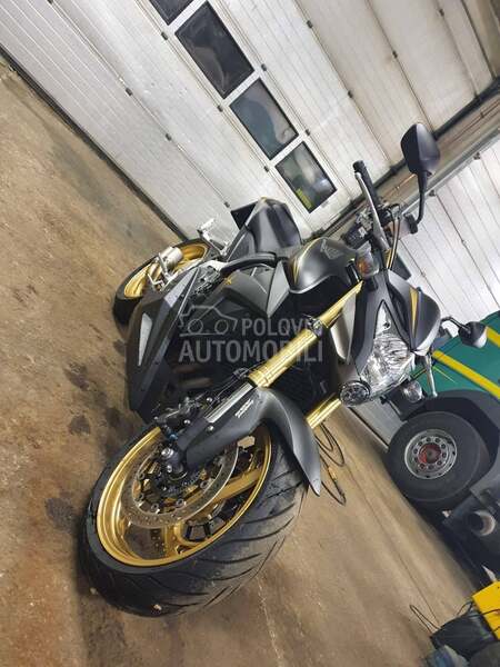 Honda cb1000r jedinstven