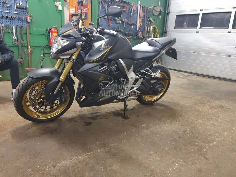 Honda cb1000r jedinstven