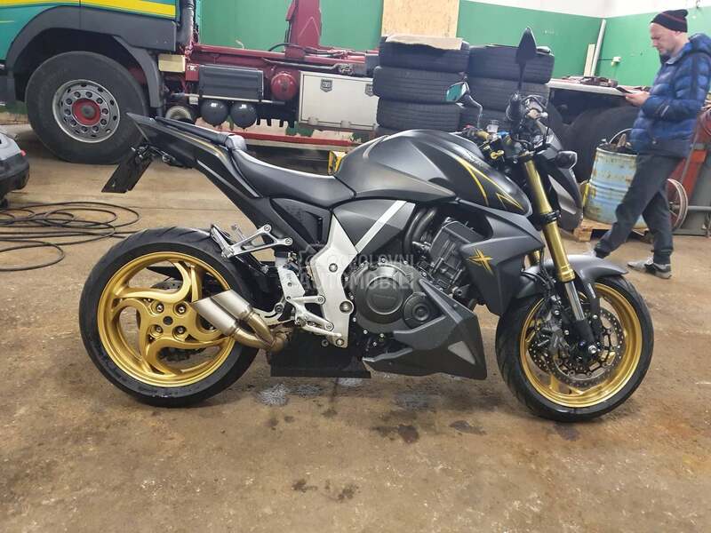 Honda cb1000r jedinstven