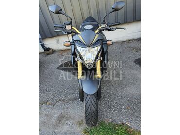Honda cb1000r jedinstven