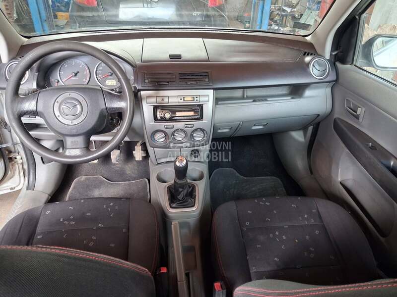 Mazda 2 