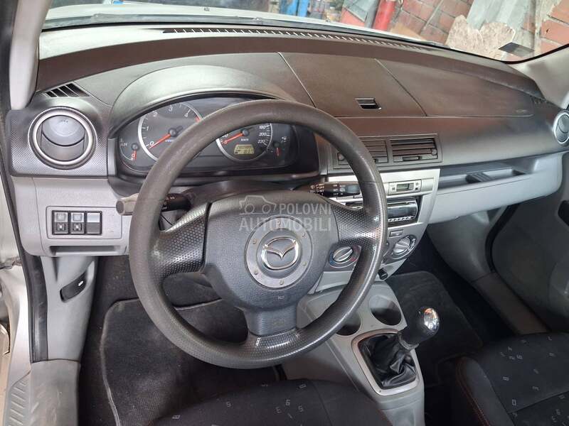 Mazda 2 