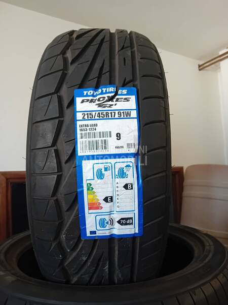 Toyo 215/45 R17 Letnja