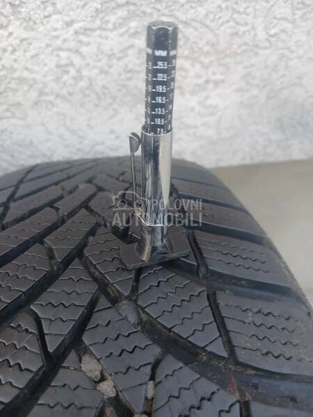 Semperit 185/60 R15 Zimska