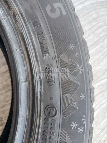 Semperit 185/60 R15 Zimska