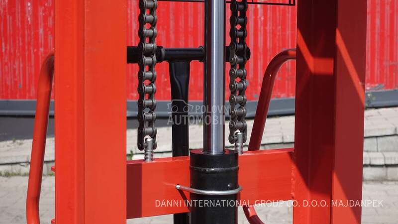 STAKER MANUELNI TLSM2016