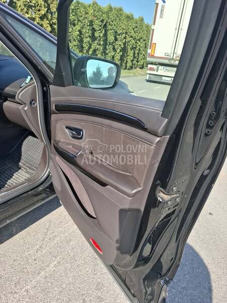 Renault Espace INITIALE PARIS