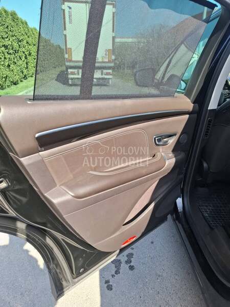 Renault Espace INITIALE PARIS