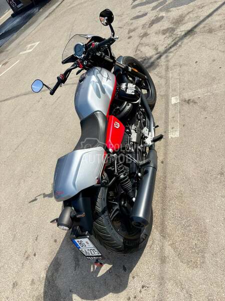 Moto Guzzi V7 Stone Corsa