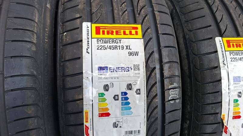 Pirelli 225/45 R19 Letnja