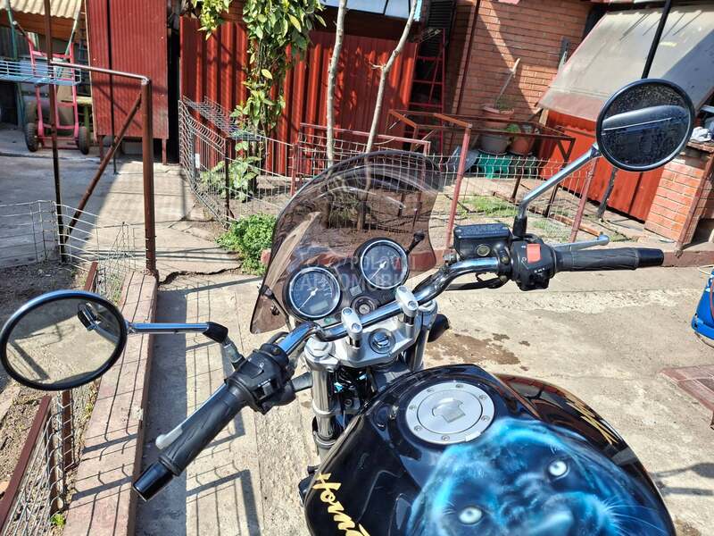 Honda hornet 900