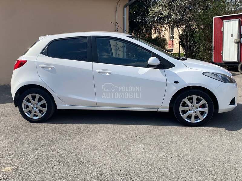 Mazda 2 