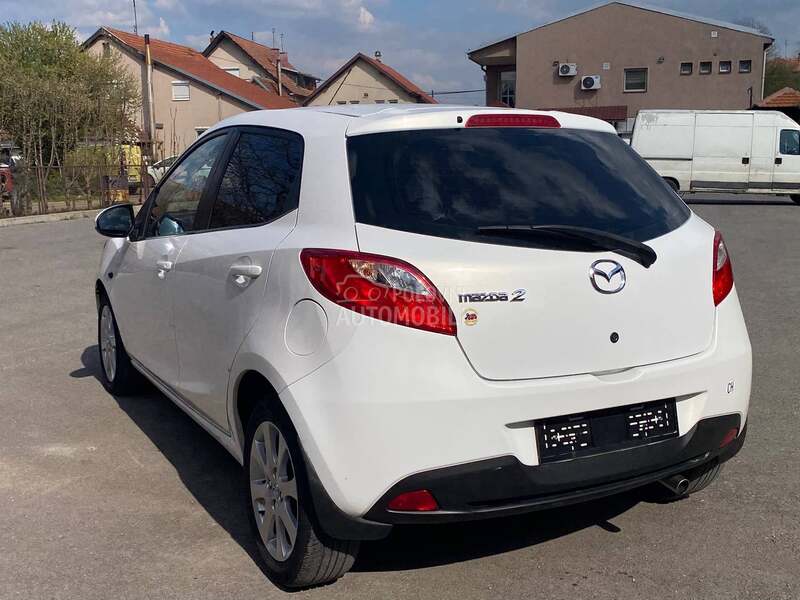 Mazda 2 