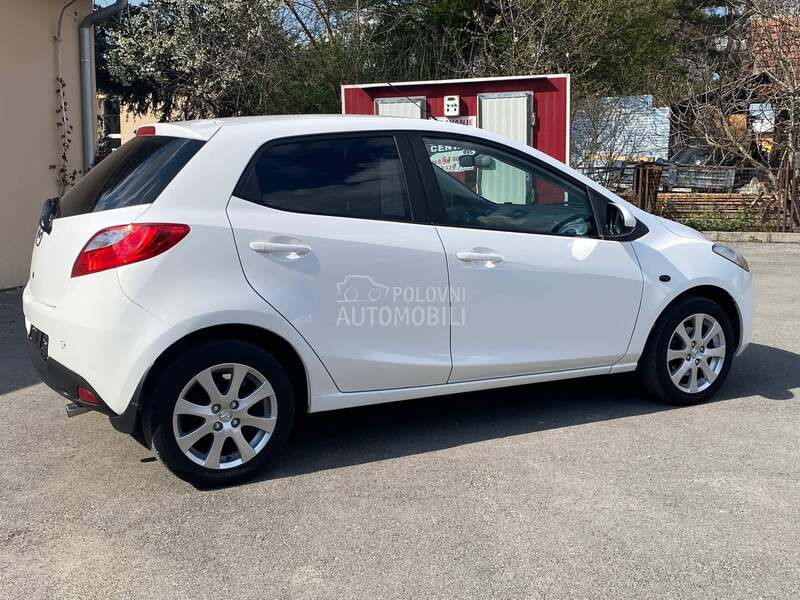 Mazda 2 