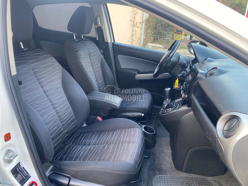 Mazda 2 