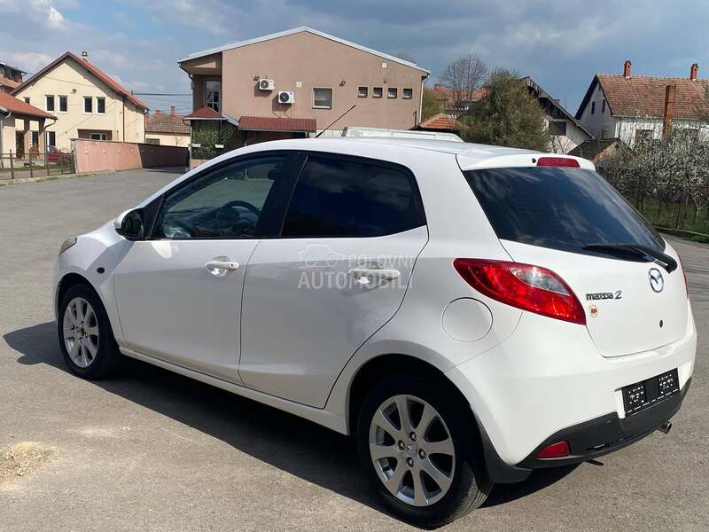 Mazda 2 