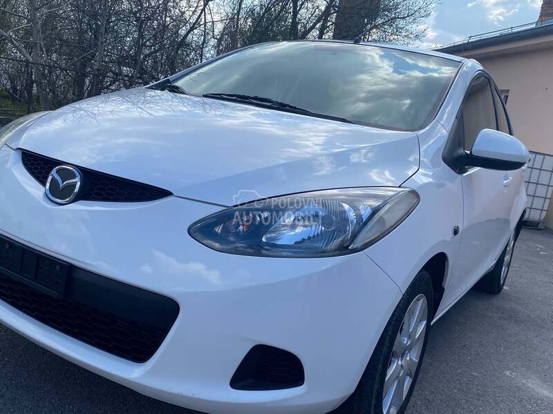 Mazda 2 