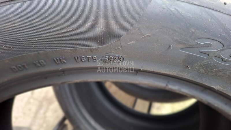 Pirelli 295/40 R21 Letnja