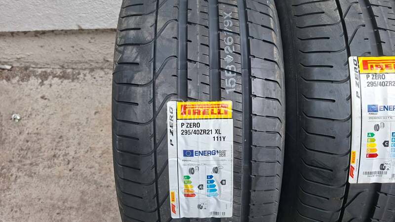 Pirelli 295/40 R21 Letnja