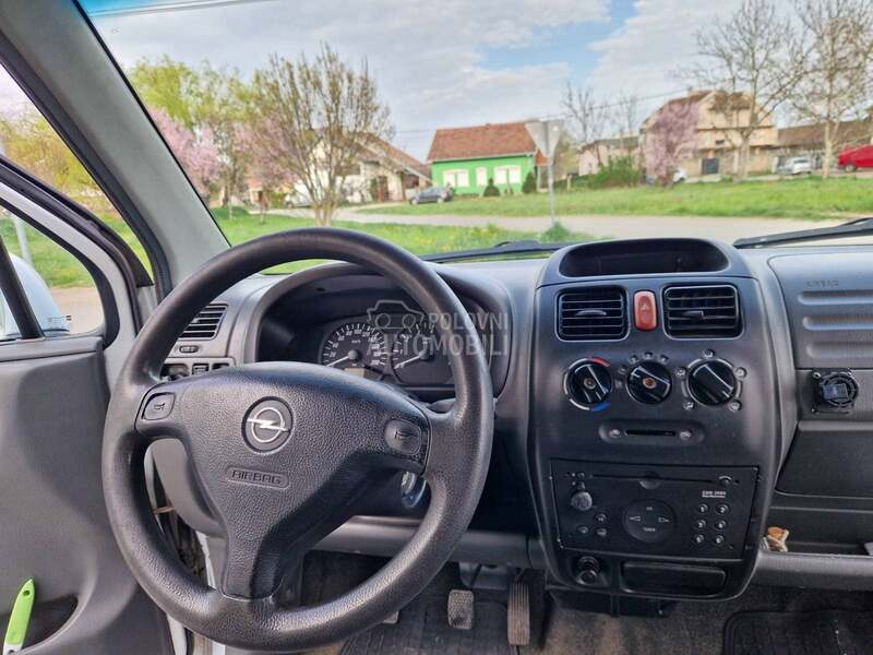 Opel Agila 1.0