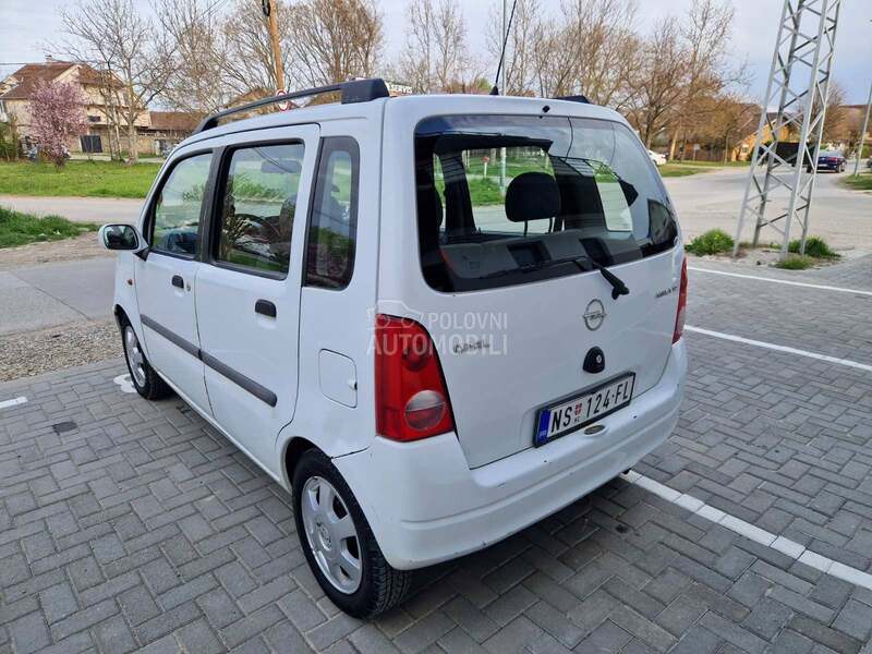 Opel Agila 1.0