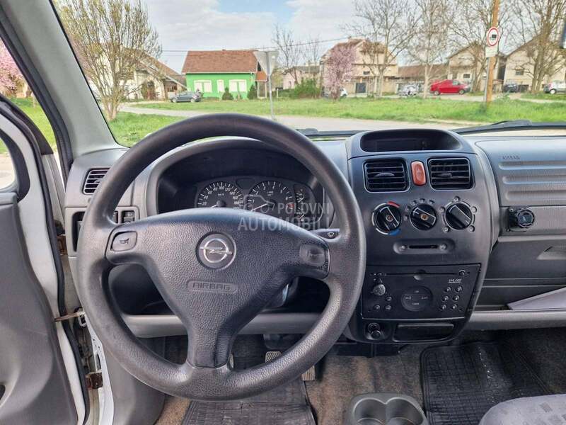 Opel Agila 1.0