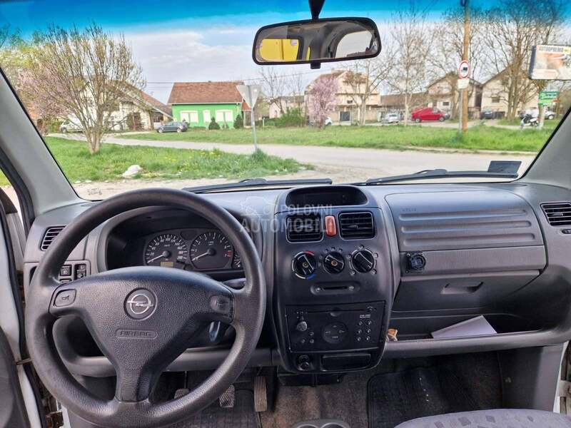 Opel Agila 1.0