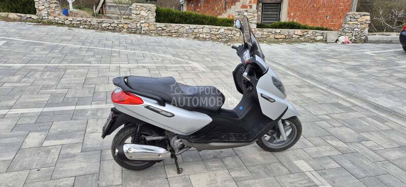 Piaggio x 7 250i